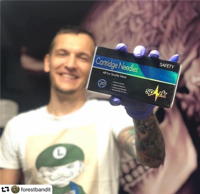 Artis tatu bercakap untuk SPARK